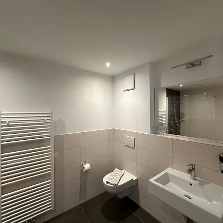 Schihaus Schoeneben Hotel Reschen